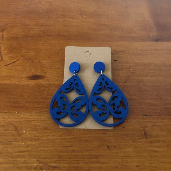 Bohemian Lightweight Wooden Filigree Laser Cut Teardrop Earrings Lot of 3 Pair - Picture 10 of 16
